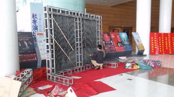 庆典公司与拱门之诗 在灯光和屏间搭建那一刻的空灵